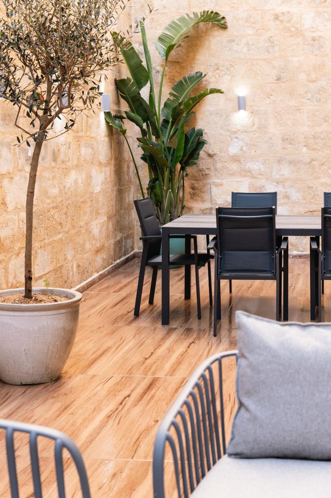 Valletta Waterfront Backyard Flat By Arcobnb 弗洛里亚纳 外观 照片